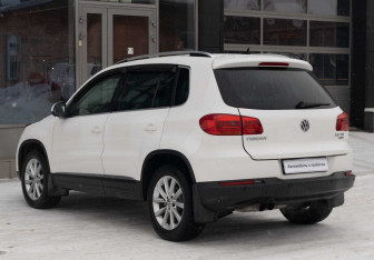 Подержанный автомобиль Volkswagen Tiguan 2011 года (7 фото)
