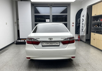Подержанный автомобиль Toyota Camry Sedan 2015 года (6 фото)