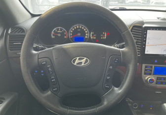 Подержанный автомобиль Hyundai Santa Fe 2009 года (9 фото)