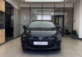 Подержанный автомобиль Toyota Corolla Hatchback 2020 года (3 фото)