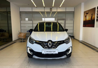 Подержанный автомобиль Renault Kaptur 2022 года (3 фото)