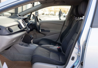 Подержанный автомобиль Honda Insight Hatchback 2009 года (21 фото)