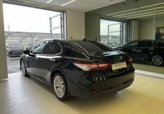 Подержанный автомобиль Toyota Camry Sedan 2019 года (6 фото)