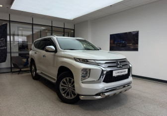 Подержанный автомобиль Mitsubishi Pajero Sport 2022 года (3 фото)