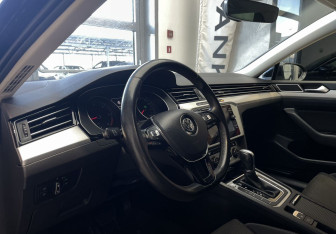 Подержанный автомобиль Volkswagen Passat Wagon 2018 года (11 фото)