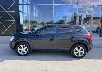 Подержанный автомобиль Nissan Qashqai 2008 года (8 фото)