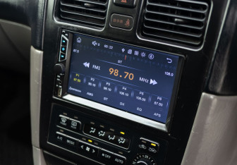 Подержанный автомобиль Toyota Caldina 2000 года (12 фото)