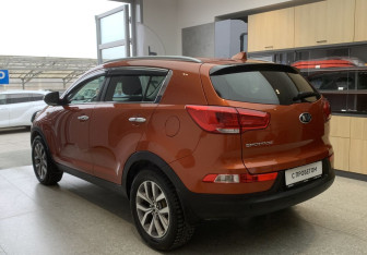 Подержанный автомобиль Kia Sportage 2014 года (6 фото)