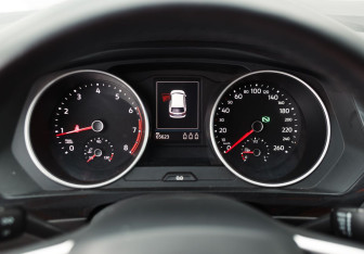 Подержанный автомобиль Volkswagen Tiguan 2021 года (12 фото)