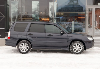 Подержанный автомобиль Subaru Forester Suv 2007 года (4 фото)