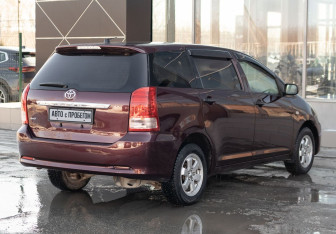 Подержанный автомобиль Toyota Wish Compactvan 2007 года (5 фото)