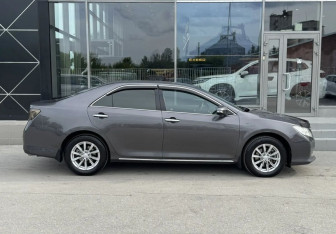 Подержанный автомобиль Toyota Camry Sedan 2013 года (4 фото)