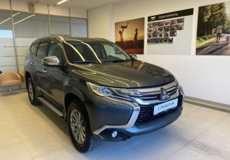 Подержанный автомобиль Mitsubishi Pajero Sport 2019 года (4 фото)