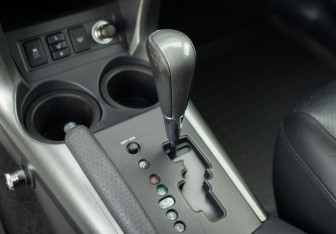 Подержанный автомобиль Toyota RAV4 2011 года (16 фото)