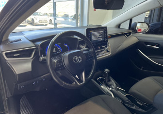 Подержанный автомобиль Toyota Corolla Sedan 2019 года (7 фото)