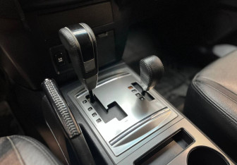 Подержанный автомобиль Mitsubishi Pajero 2012 года (11 фото)