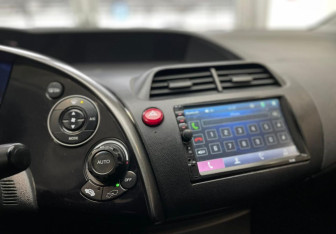 Подержанный автомобиль Honda Civic Hatchback 2007 года (16 фото)