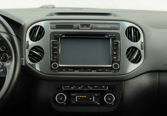 Подержанный автомобиль Volkswagen Tiguan 2012 года (14 фото)