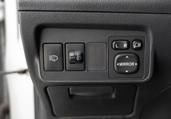 Подержанный автомобиль Toyota Corolla Sedan 2013 года (18 фото)