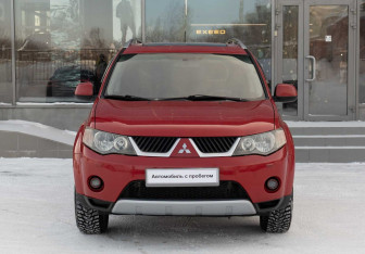 Подержанный автомобиль Mitsubishi Outlander 2007 года (2 фото)