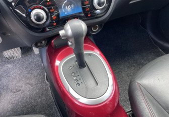 Подержанный автомобиль Nissan Juke 2013 года (17 фото)