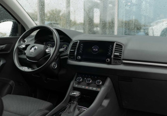 Подержанный автомобиль Skoda Karoq 2021 года (10 фото)