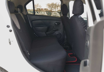Подержанный автомобиль Renault Logan Sedan 2015 года (17 фото)