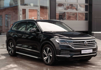Подержанный автомобиль Volkswagen Touareg 2021 года (3 фото)