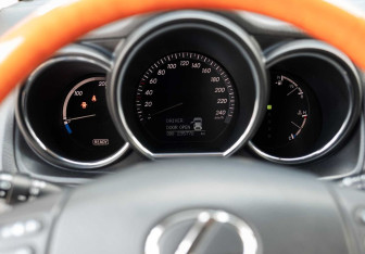 Подержанный автомобиль Lexus RX 2007 года (13 фото)