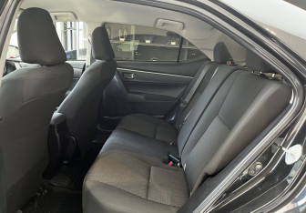 Подержанный автомобиль Toyota Corolla Sedan 2014 года (13 фото)