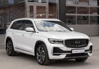 Подержанный автомобиль Geely Monjaro 2023 года (3 фото)