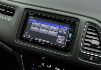 Подержанный автомобиль Honda Vezel 2018 года (13 фото)