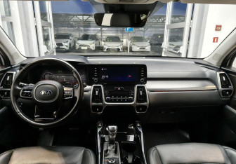 Подержанный автомобиль Kia Sorento 2021 года (8 фото)