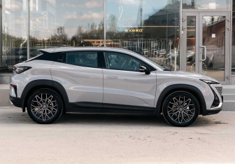 Подержанный автомобиль Changan UNI-T 2023 года (4 фото)