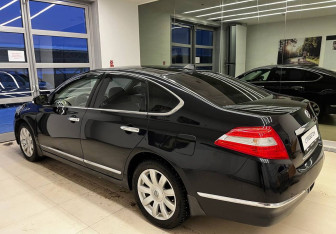 Подержанный автомобиль Nissan Teana 2008 года (7 фото)