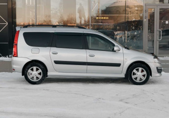 Подержанный автомобиль LADA (ВАЗ) Largus Wagon 2015 года (4 фото)