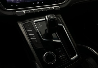 Подержанный автомобиль Geely Atlas Pro 2023 года (11 фото)