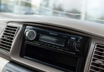 Подержанный автомобиль Toyota Corolla Sedan 2001 года (13 фото)