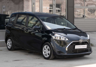 Подержанный автомобиль Toyota Sienta 2019 года (3 фото)