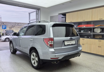 Подержанный автомобиль Subaru Forester Suv 2012 года (6 фото)