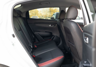 Подержанный автомобиль Kia Rio Sedan 2020 года (18 фото)