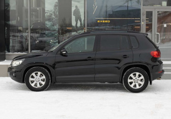 Подержанный автомобиль Volkswagen Tiguan 2012 года (8 фото)