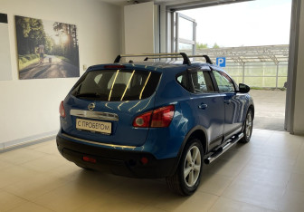 Подержанный автомобиль Nissan Qashqai 2007 года (4 фото)