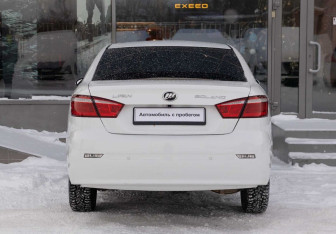 Подержанный автомобиль Lifan Solano 2018 года (6 фото)