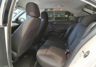 Подержанный автомобиль Skoda Rapid Liftback 2020 года (15 фото)