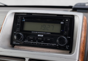 Подержанный автомобиль Honda Mobilio 2002 года (13 фото)