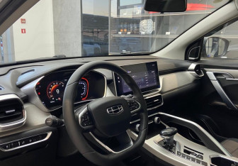 Подержанный автомобиль Geely Coolray 2023 года (9 фото)