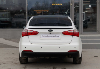 Подержанный автомобиль Kia Cerato Sedan 2013 года (6 фото)