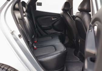 Подержанный автомобиль Hyundai Tucson 2010 года (17 фото)