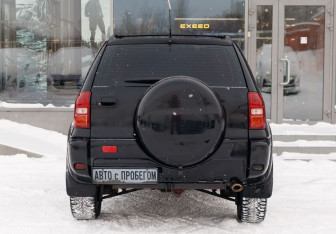 Подержанный автомобиль Toyota RAV4 2004 года (6 фото)